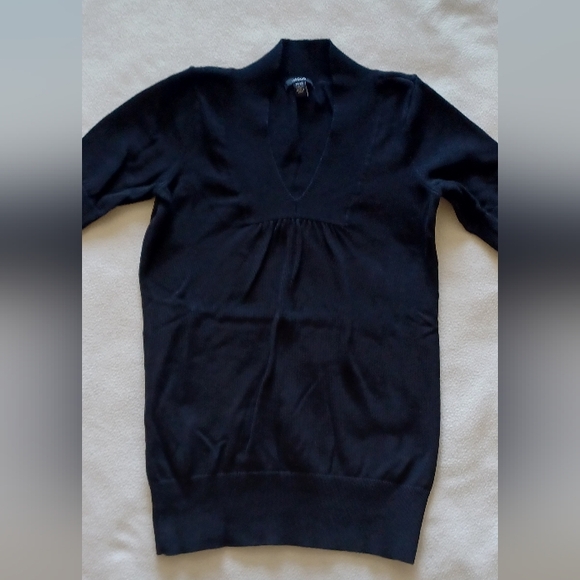 Black cotton v-neck sweater top - Picture 4 of 4